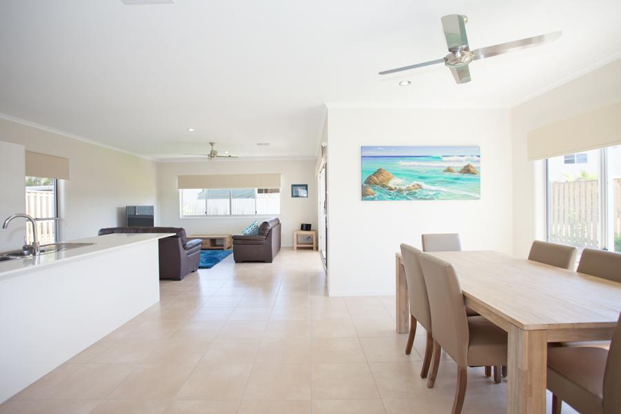 Petrie Beach Holiday Home Mackay Exterior photo