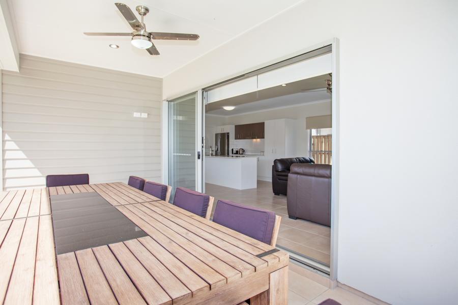 Petrie Beach Holiday Home Mackay Exterior photo